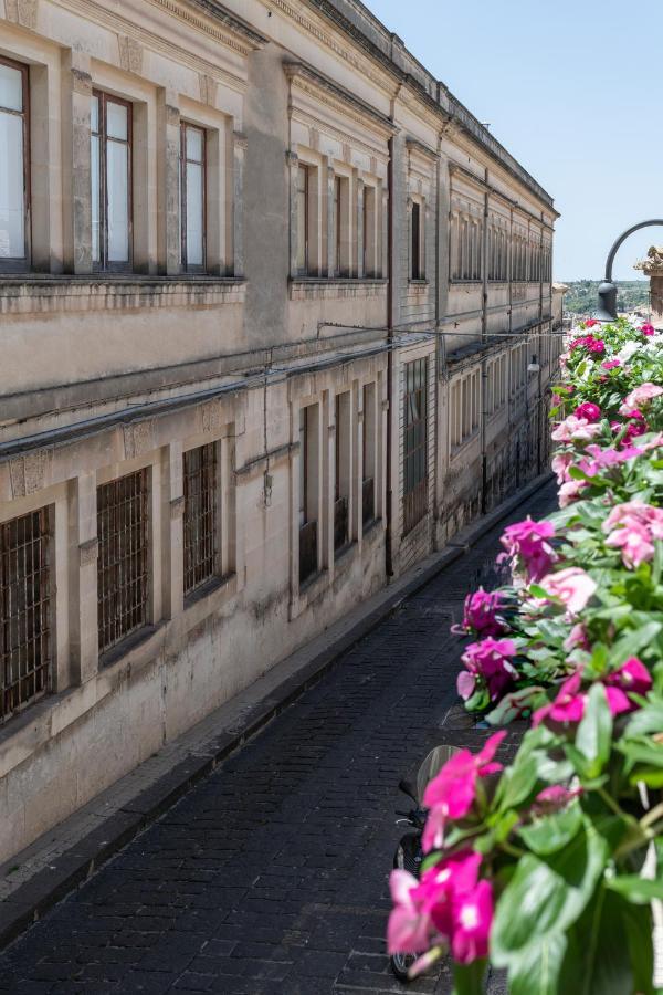 A Calata Bed & Breakfast Noto Exterior photo